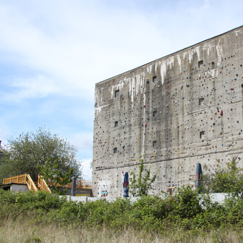 Kommentare und Rezensionen über Kletterwand am Bunker - Sportklettern - Bouldern - Höhenklettern - Seilklettern