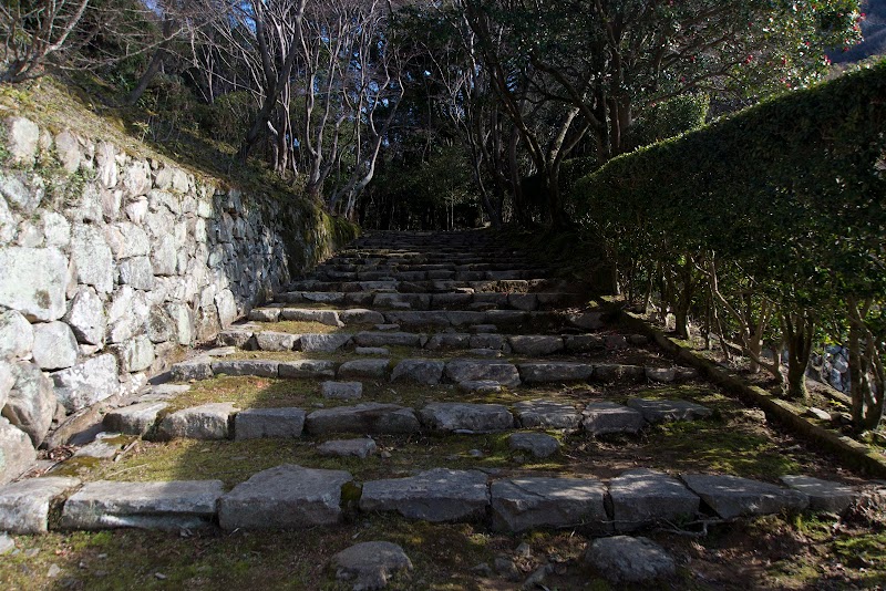 女六尺（陸尺）坂（男子禁制の階段）