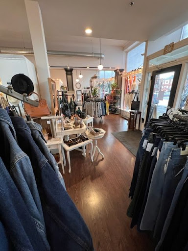 Consignment Shop «re•volve», reviews and photos, 103 SW 2nd St, Corvallis, OR 97333, USA