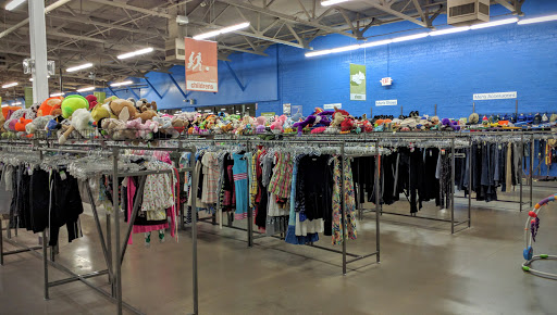 Thrift Store «Thunderbird & Scottsdale Goodwill Retail Store & Donation Center», reviews and photos, 14202 N Scottsdale Rd, Scottsdale, AZ 85254, USA