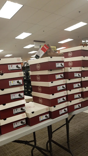 Clothing Store «Old Navy», reviews and photos, 1425 Som Center Rd, Mayfield Heights, OH 44124, USA