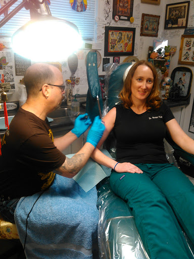 Tattoo Shop «Crossroads Tattoo», reviews and photos, 508 2nd Ave, Coralville, IA 52241, USA