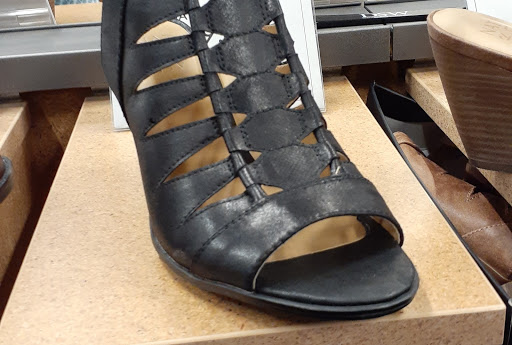 Shoe Store «DSW Designer Shoe Warehouse», reviews and photos, 9551 South Blvd, Charlotte, NC 28273, USA