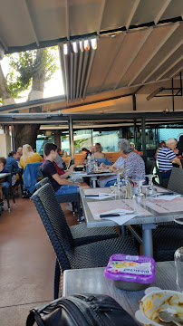 Atmosphère du Restaurant Atomic Bar à Bagnols-sur-Cèze - n°1