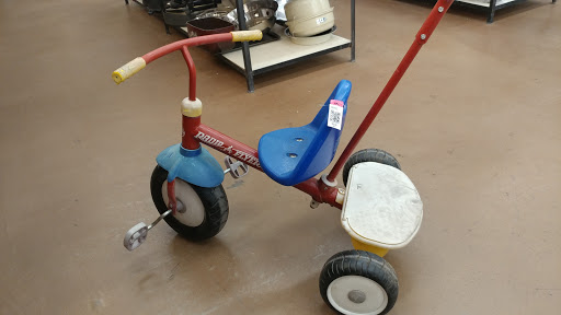 Thrift Store «Thrift Town», reviews and photos, 6328 Fair Oaks Blvd, Carmichael, CA 95608, USA