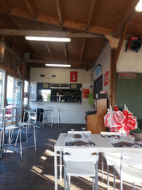 Atmosphère du Restaurant L'Amarre à Surtainville - n°3
