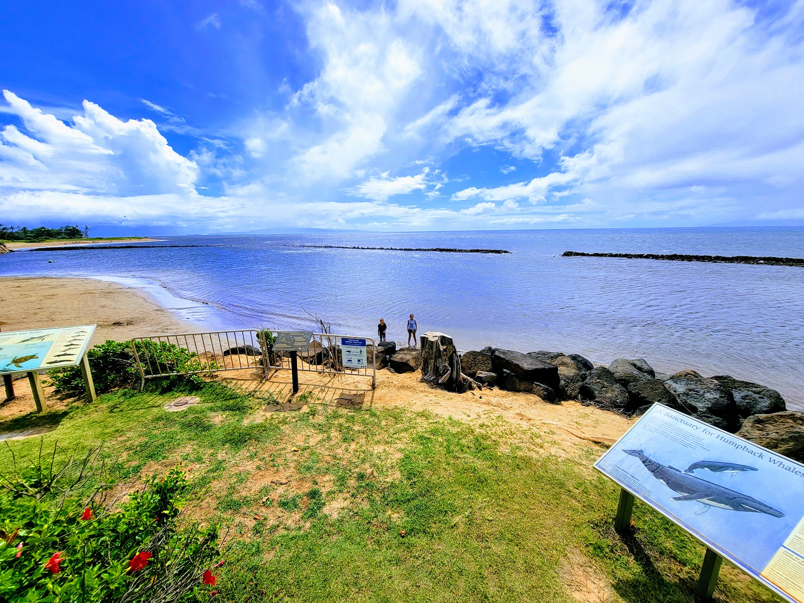 Photo de Keaka Beach avec baie longue