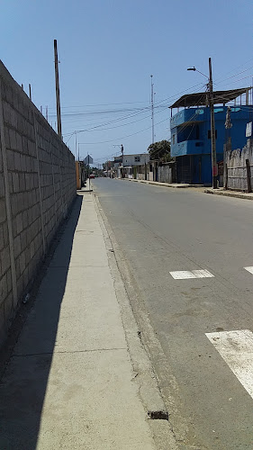 Opinii despre Unidad Educativa Particular Homero Chiriboga Jijon în Manta - Escuela