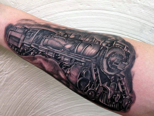 Tattoo Shop «Body Revolution and Body Piercing», reviews and photos, 7726 Lakeshore Blvd, Mentor, OH 44060, USA