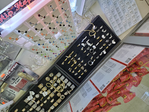 Supermarket «Hinky Dinky Supermarket», reviews and photos, 3110 M L King Ave, Flint, MI 48505, USA