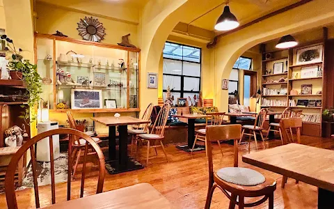 Modernark pharm cafe image