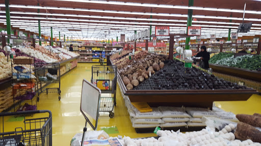 Grocery Store «Valli Produce of Glendale Heights», reviews and photos, 155 E N Ave, Glendale Heights, IL 60139, USA