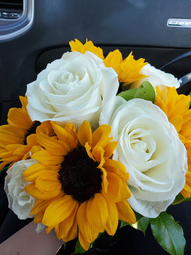 Florist «Hassell Florist», reviews and photos, 1679 Drew St, Clearwater, FL 33755, USA