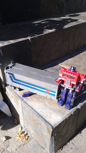 Self-Storage Facility «Farmers Market Self Storage», reviews and photos, 111 The Grove Dr, Los Angeles, CA 90036, USA