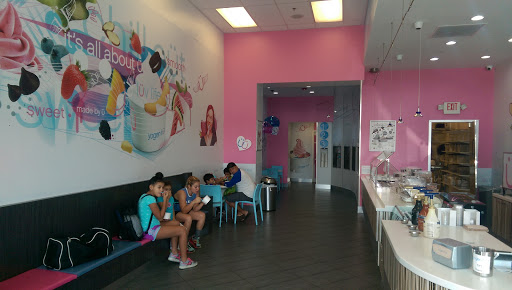 Frozen Yogurt Shop «Yogen Fruz», reviews and photos, 1809 NE 123rd St, North Miami, FL 33181, USA