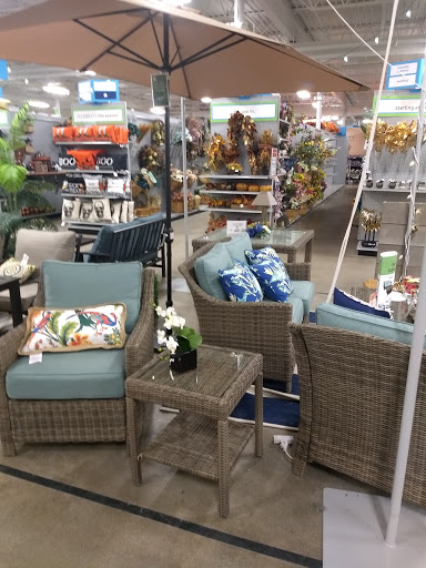 Home Goods Store «At Home», reviews and photos, 4620 Stadium Dr, Kalamazoo, MI 49008, USA