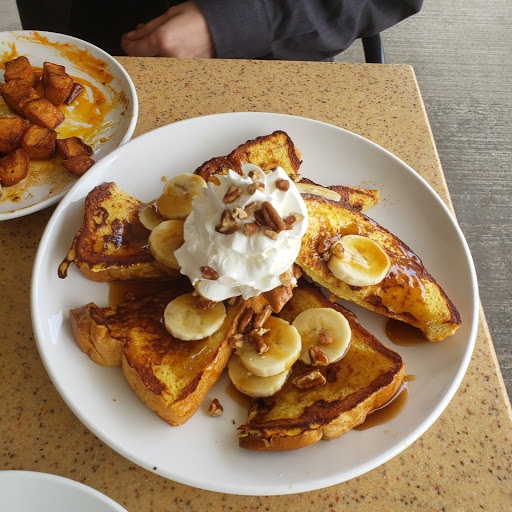 Breakfast Restaurant «Another Broken Egg Cafe - Clearwater», reviews and photos, 2554 McMullen Booth Rd, Clearwater, FL 33761, USA