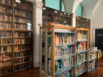 Biblioteca Comunale Lelia Montagna Via Guglielmo Marconi, 8, 27013 Chignolo Po PV, Italia