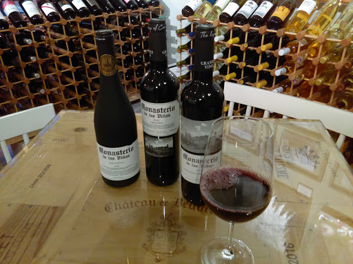 Wine Store «San Dimas Wine Shop & Tasting Room», reviews and photos, 225 W Bonita Ave, San Dimas, CA 91773, USA
