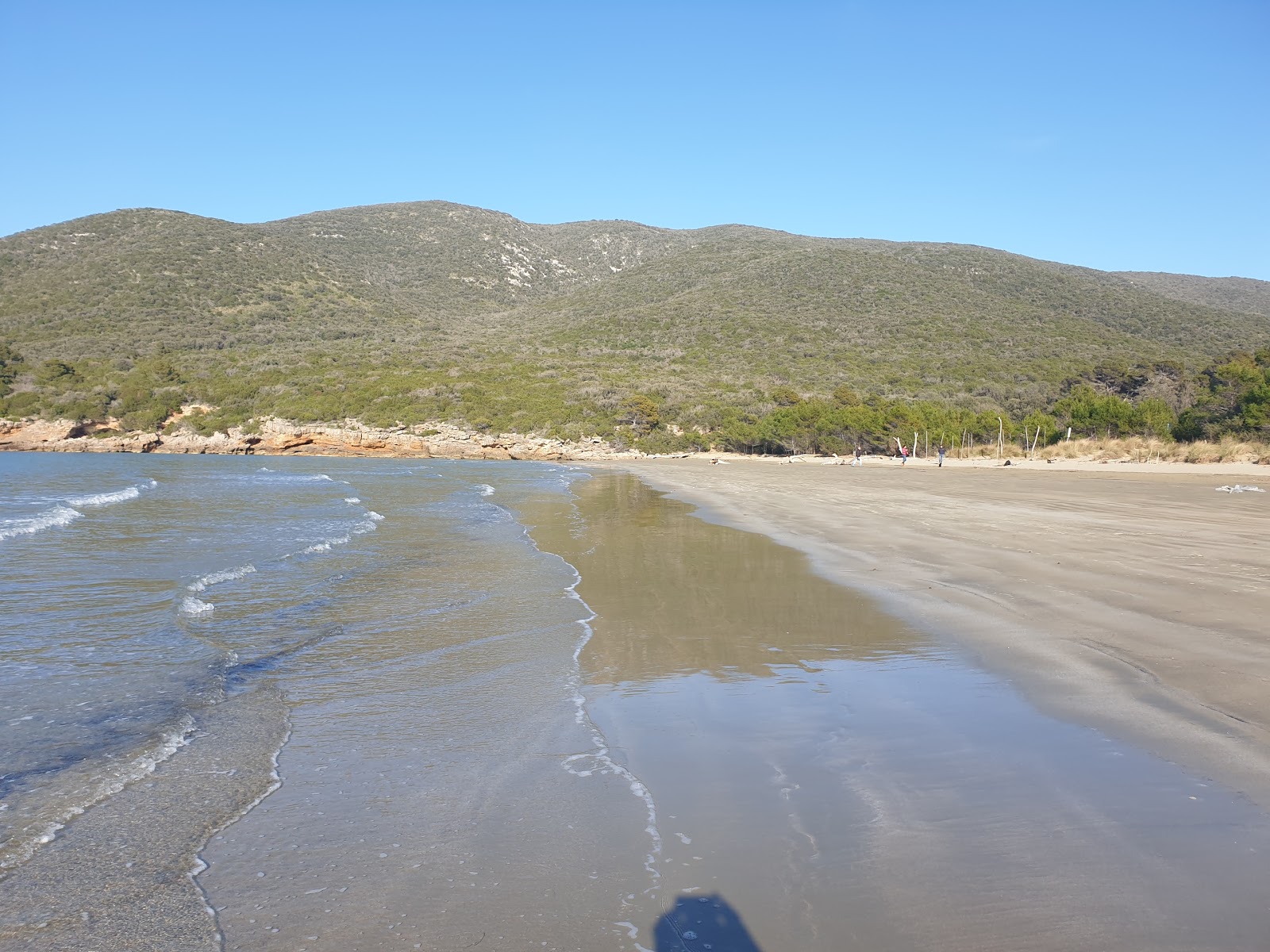 Φωτογραφία του Cala Di Forno με επίπεδο καθαριότητας βρώμικος