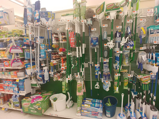 Grocery Store «Giant», reviews and photos, 61 Catoctin Cir NE, Leesburg, VA 20176, USA