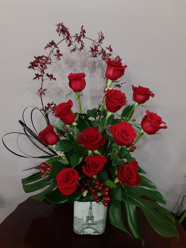 Florist «The Zionsville Flower Company», reviews and photos, 575 S Main St, Zionsville, IN 46077, USA