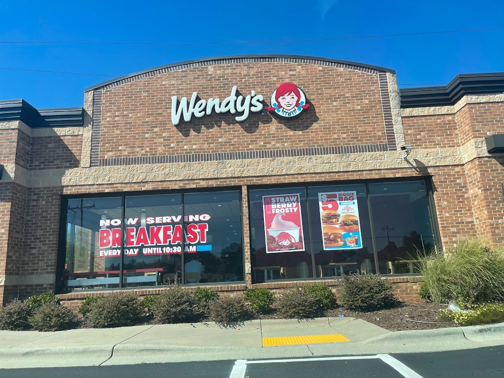 Wendy's Greensboro, NC 27403 Menu, Hours, Reviews and Contact