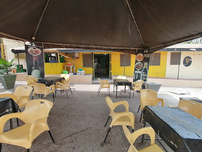 Acuzzi Pub and Restaurant - MCGP+RCH, Kumasi, Ghana