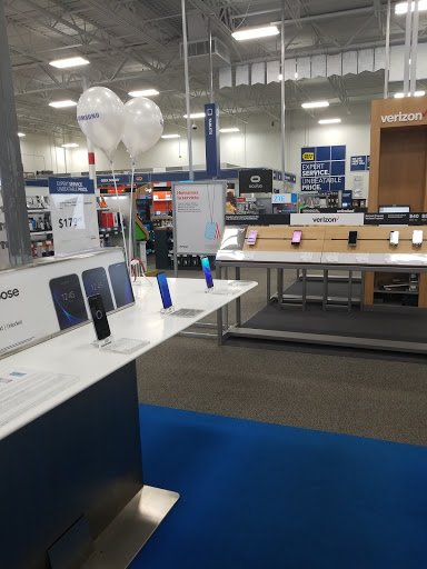 Electronics Store «Best Buy», reviews and photos, 350 W Army Trail Rd, Bloomingdale, IL 60108, USA