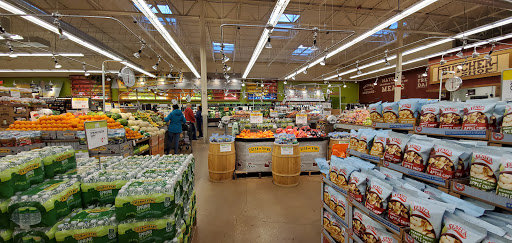 Grocery Store «Fresh Thyme Farmers Market- W. Des Moines», reviews and photos, 2900 University Ave, West Des Moines, IA 50266, USA