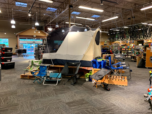 Camping Store «REI», reviews and photos, 1165 Perimeter Center W #200, Atlanta, GA 30338, USA