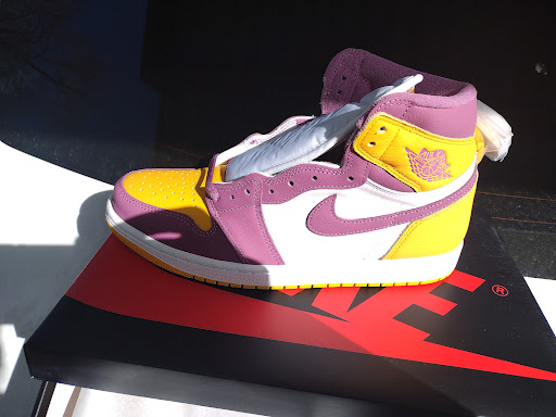 Shoe Store «WSS», reviews and photos, 1638 E Fremont St, Stockton, CA 95205, USA