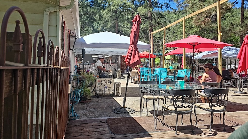 Mama Lucy’s Cafe 88345