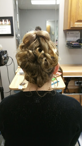 Beauty Salon «Cameo Room Beauty Salon», reviews and photos, 2775 Brentwood Dr, Columbus, IN 47203, USA