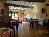 Atmosphère du Restaurant Auberge Saint Hubert à Malataverne - n°7