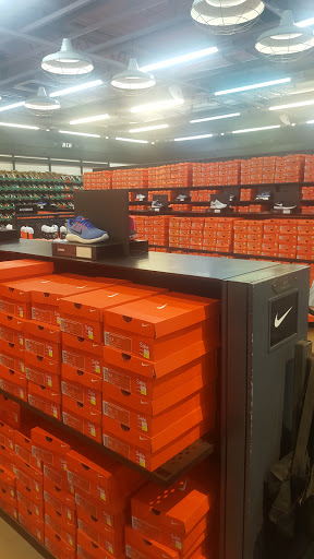 Nike Factory Store Olivos