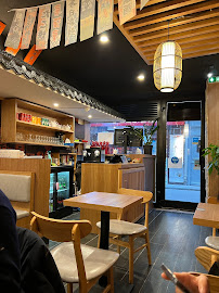 Atmosphère du Restaurant servant des nouilles udon Manpuku à Paris - n°11