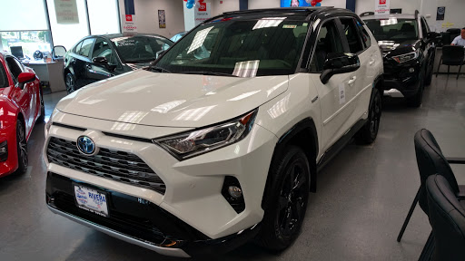 Toyota Dealer «Rivera Toyota of Mt. Kisco», reviews and photos, 325 N Bedford Rd, Mt Kisco, NY 10549, USA