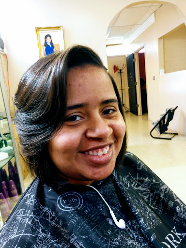 Hair Salon «Dominican Hair Salon», reviews and photos, 4409 N Tryon St G, Charlotte, NC 28213, USA