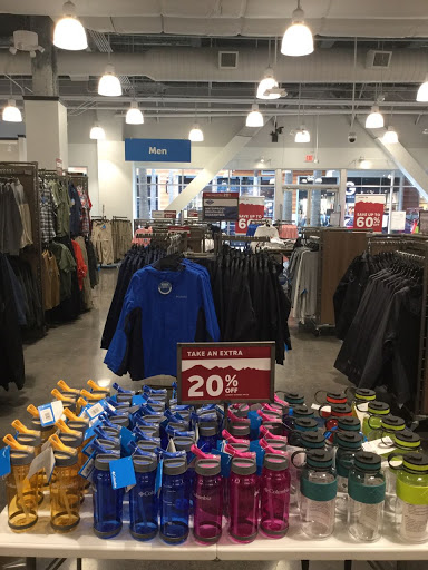 Sportswear Store «Columbia Sportswear Outlet at The Pike Outlets», reviews and photos, 35 Bay St, Long Beach, CA 90802, USA