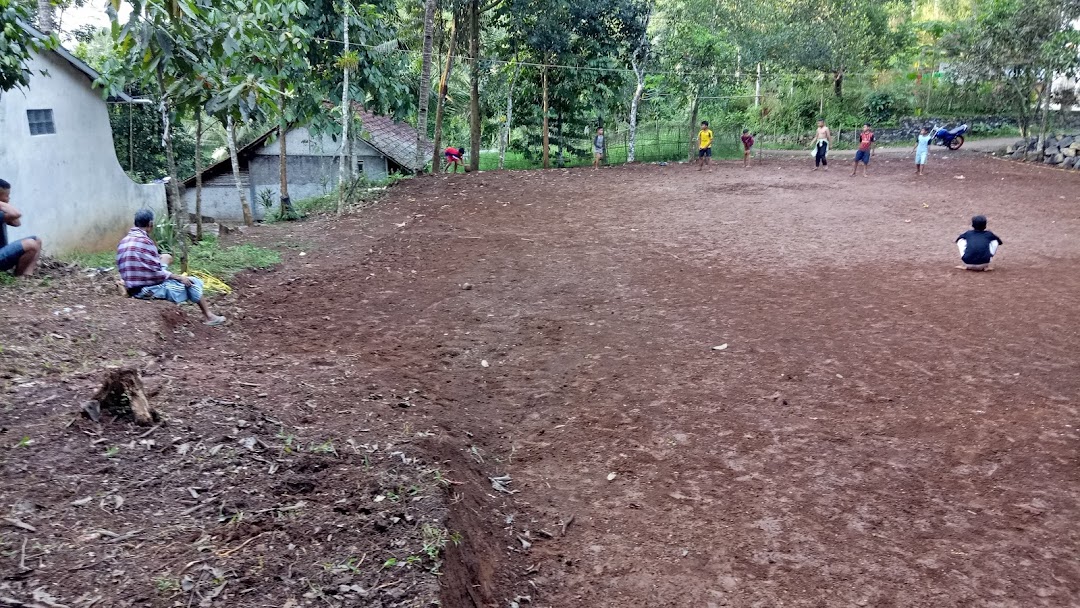 Lapangan Bulu Tangkis Enil