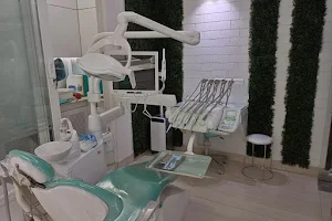 The 32 Pearls Dental Clinic - Best Dentist | Best Root canal | Implants | Aligners | Braces | Sector 11 Dwarka image