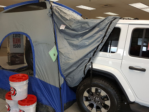 Car Dealer «Enumclaw Chrysler Jeep Dodge», reviews and photos, 726 Roosevelt Ave, Enumclaw, WA 98022, USA