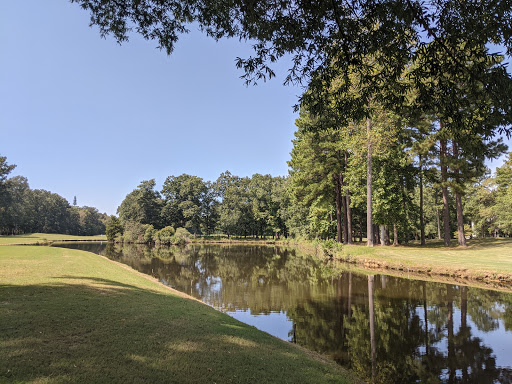 Golf Course «Lochmere Golf Club», reviews and photos, 2511 Kildaire Farm Rd, Cary, NC 27518, USA