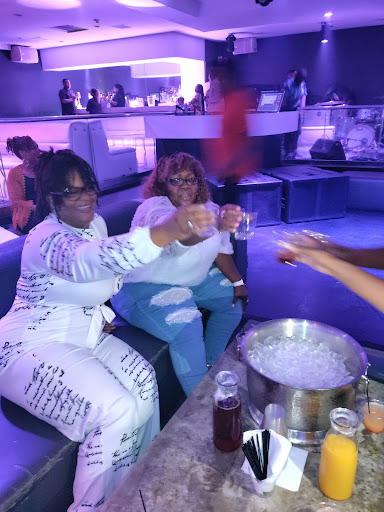 Lounge «In Love Memphis», reviews and photos, 7144 Winchester Rd, Memphis, TN 38125, USA