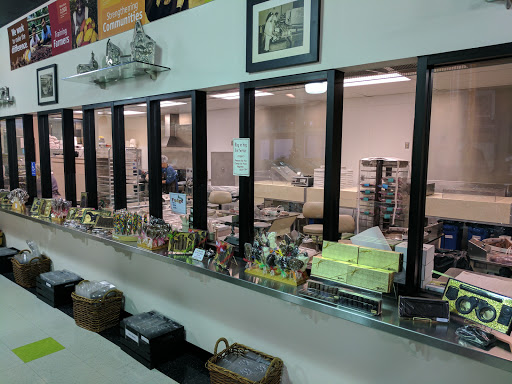 Candy Store «Wilbur Chocolate Retail Store», reviews and photos, 45 N Broad St, Lititz, PA 17543, USA