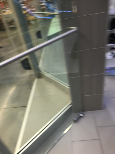 Shoe Store «Finish Line», reviews and photos, 5220 N Rose St, Chicago, IL 60656, USA