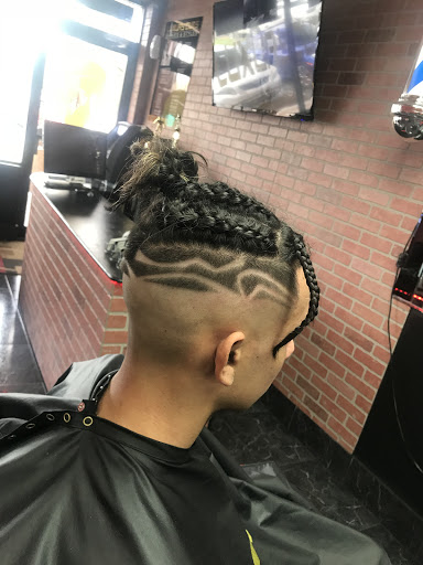 Barber Shop «Luxury Cuts 305 Barber Shop», reviews and photos, 11244 SW 137th Ave, Miami, FL 33186, USA