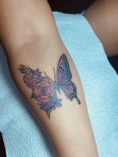 Tattoo Shop «Stuck On You Tattoos & Piercings», reviews and photos, 4102 Gus Thomasson Rd, Mesquite, TX 75150, USA