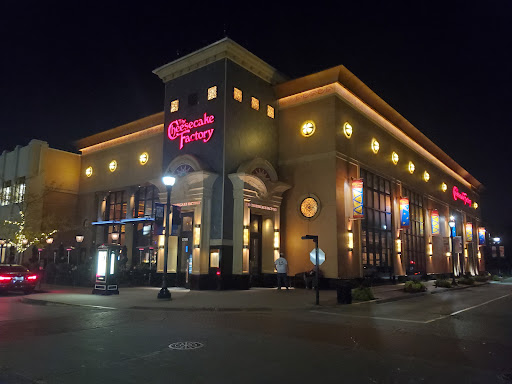 Restaurant «The Cheesecake Factory», reviews and photos, 5799 N Bayshore Dr, Glendale, WI 53217, USA